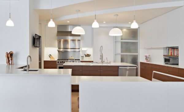 Белая кухня в интерьере: идеи дизайна, выбор стиля, реальные фото