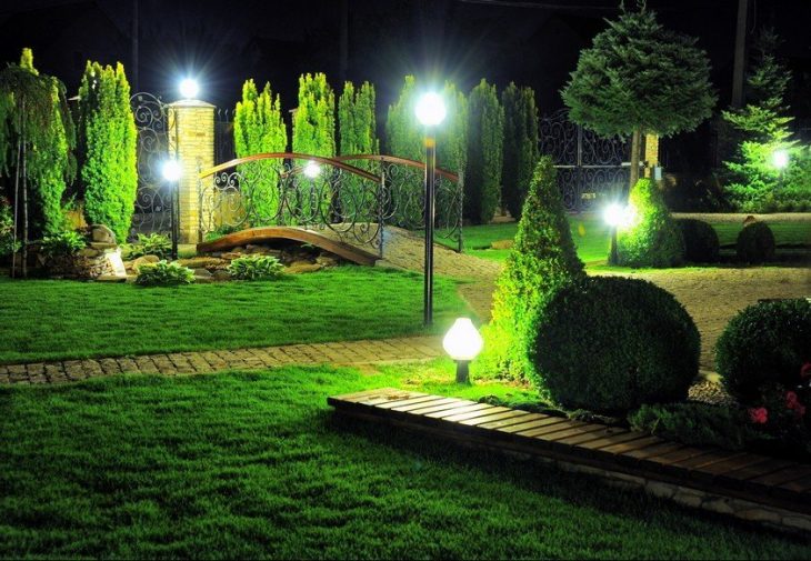 Декоративное освещение загородного дома