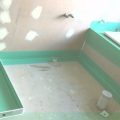 Гидроизоляция ванной комнаты под плитку: что лучше, примеры на видео