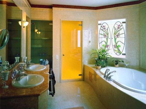 Какие лучше выбрать двери в ванную комнату и туалет — 50 фото