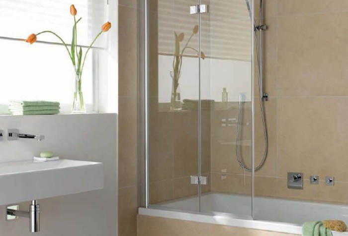 Штора для ванной как стилеобразующий элемент дизайна в фото